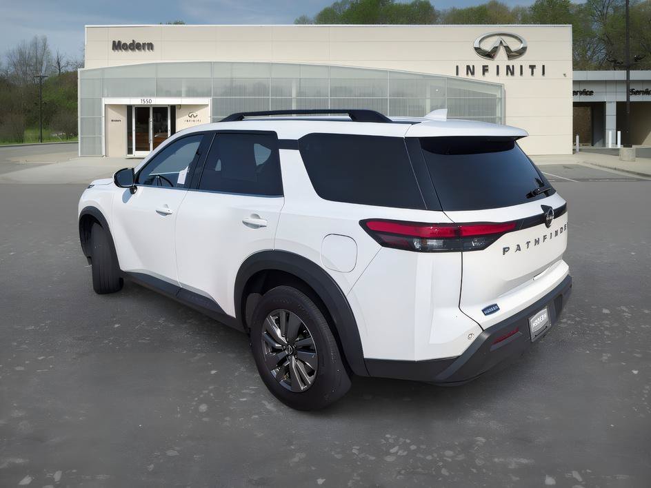 Used 2025 Glacier White Nissan SV image 5