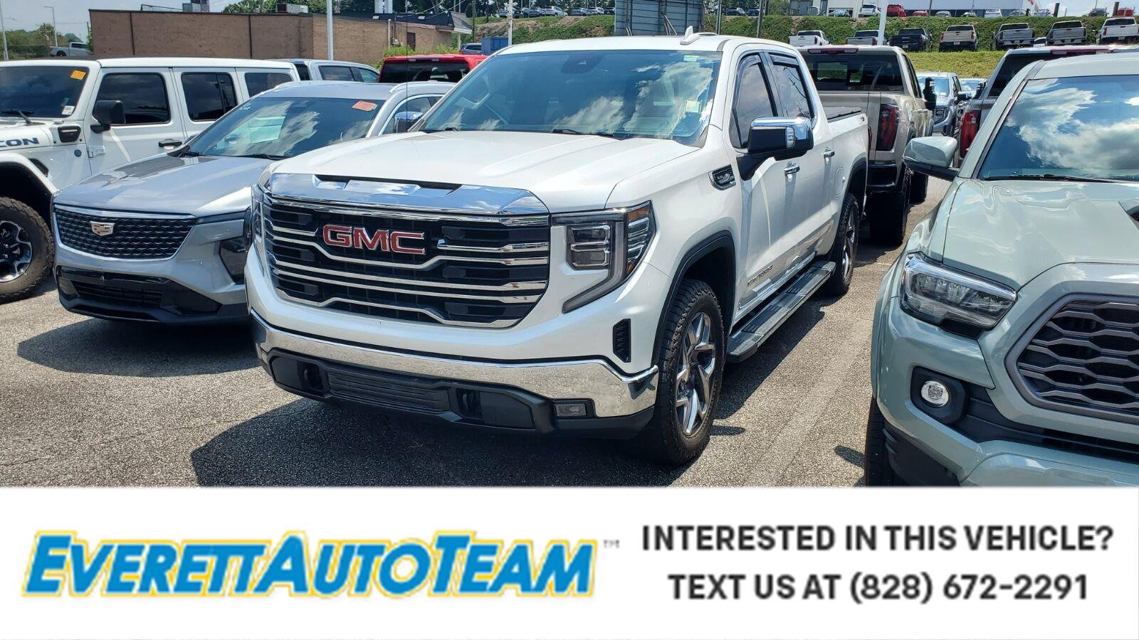 Used 2023 White Frost Tricoat GMC SLT image 1