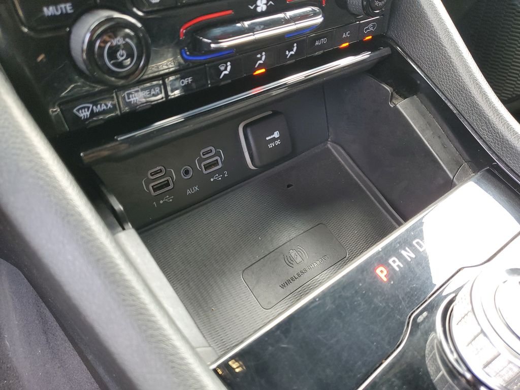 Used 2023 Silver Jeep Altitude image 34