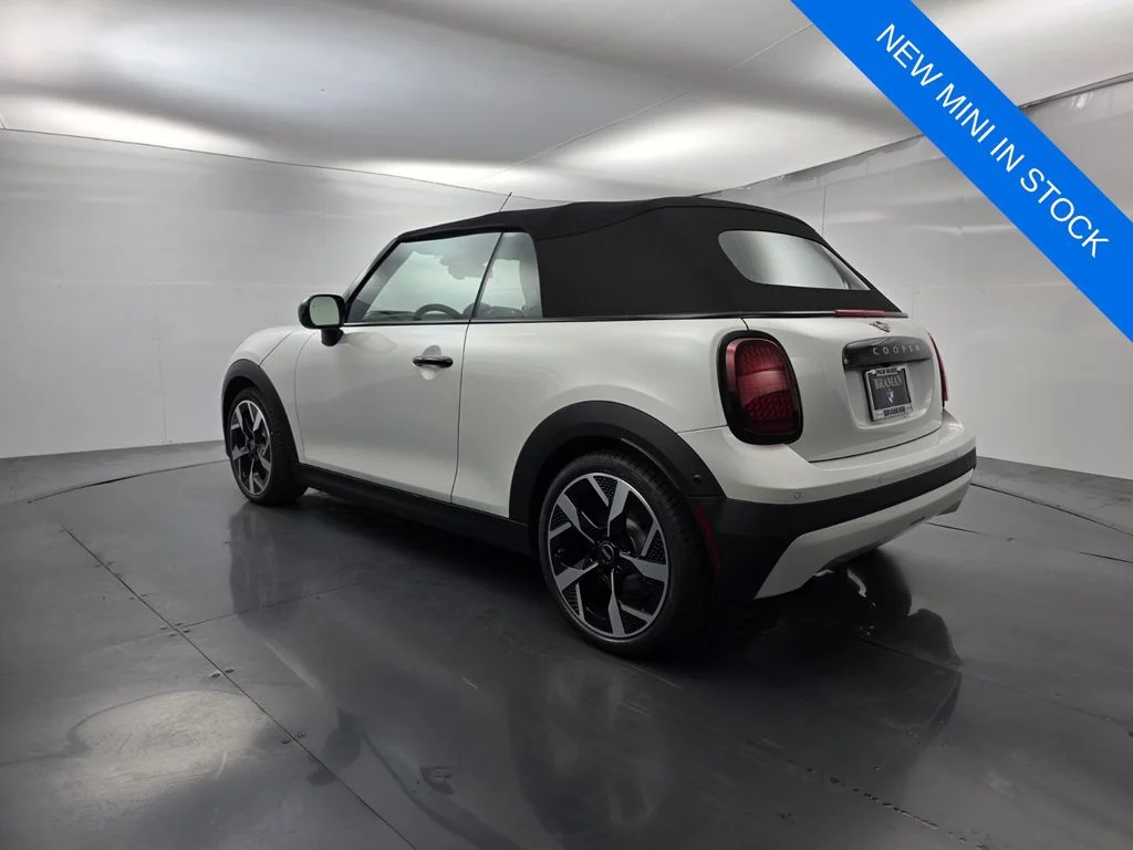 New 2026 White MINI Signature Plus image 7