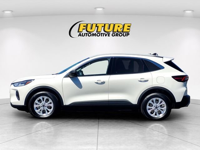 Used 2023 White Ford Active image 7