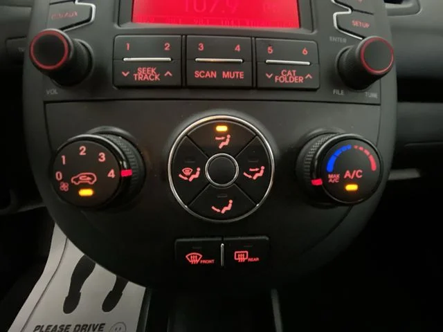 Used 2013 Gray Kia Base image 17