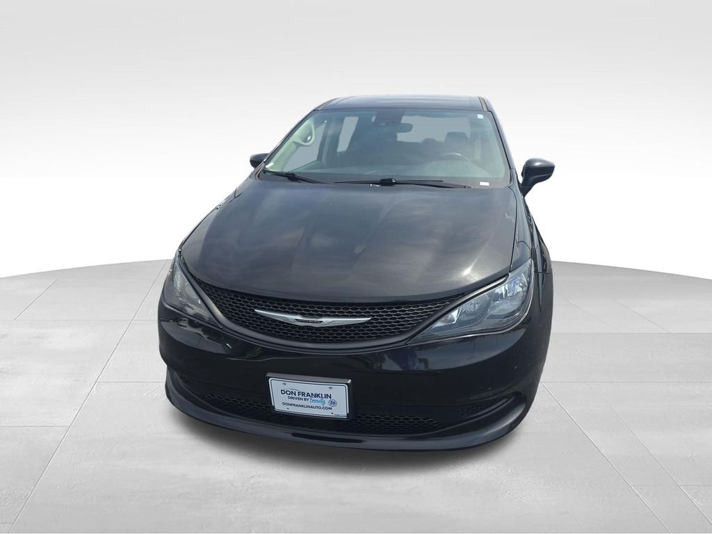 Used 2023 Black Chrysler LX image 8