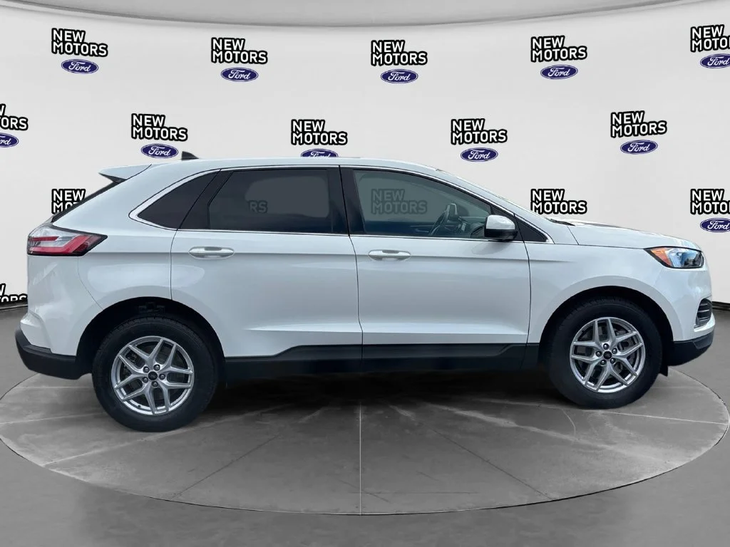 Used 2024 White Metallic Ford SEL image 7