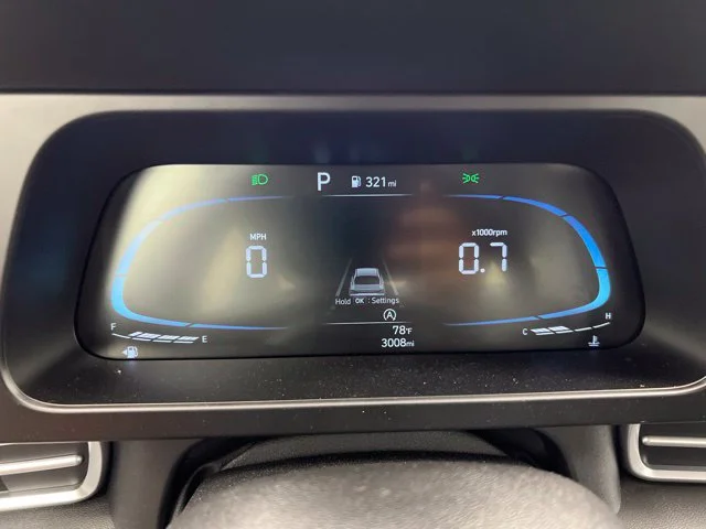 Used 2025 Black Hyundai SE image 18