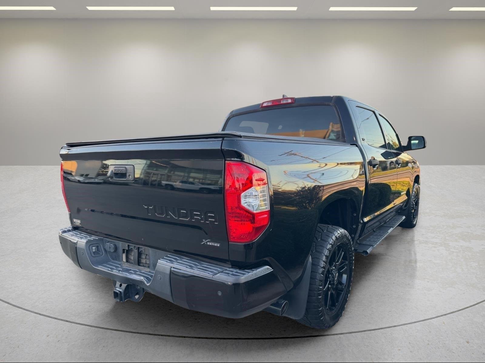 Used 2021 Midnight Black Metallic Toyota SR5 image 13