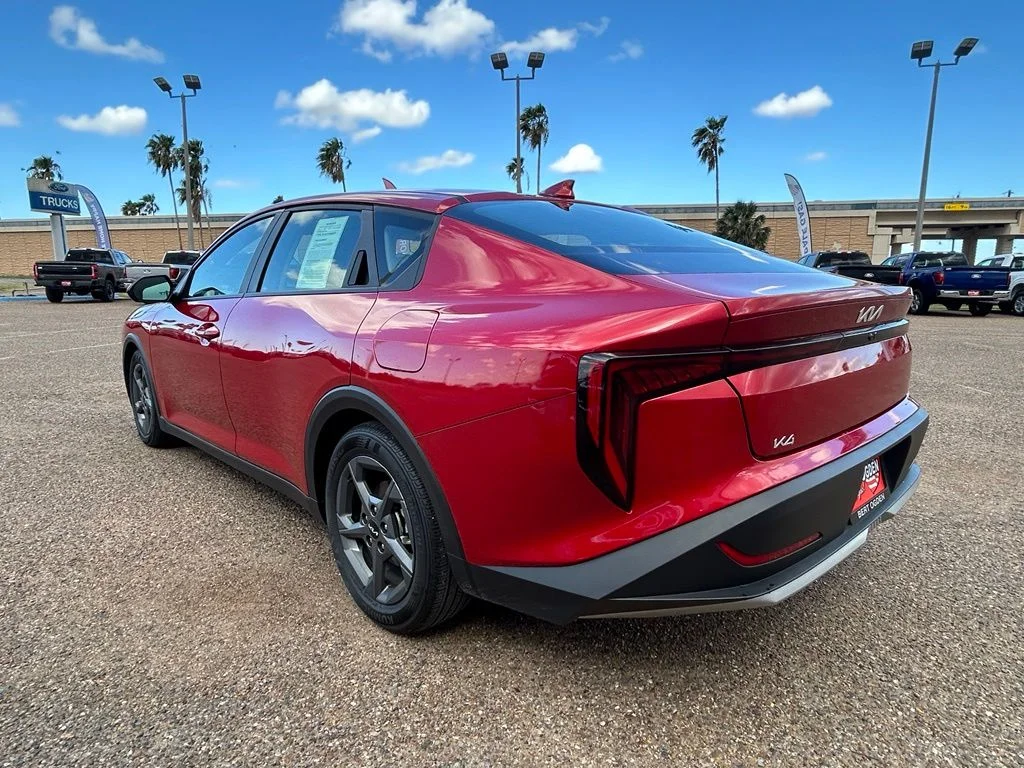 Used 2025 Red Kia LXS image 4