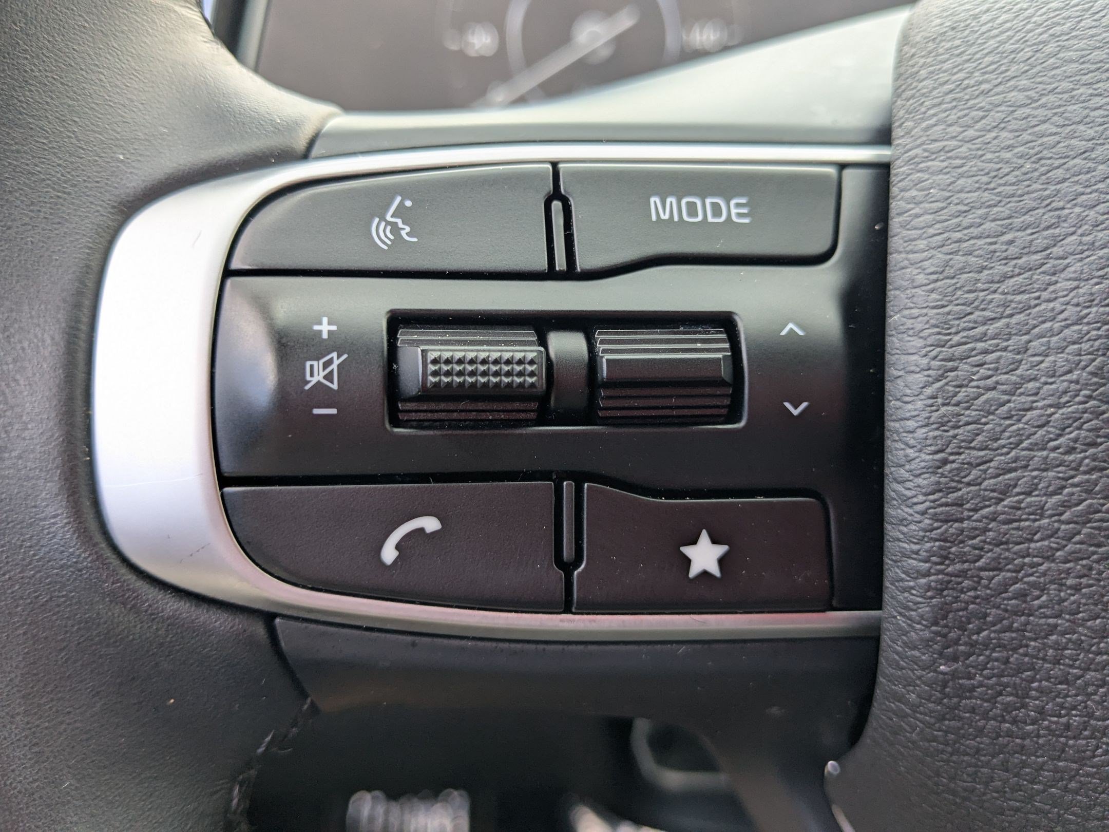 Certified Used 2025 Green Kia X-Pro image 18