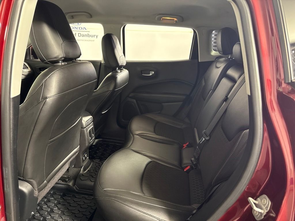 Used 2021 Velvet Jeep Latitude image 13