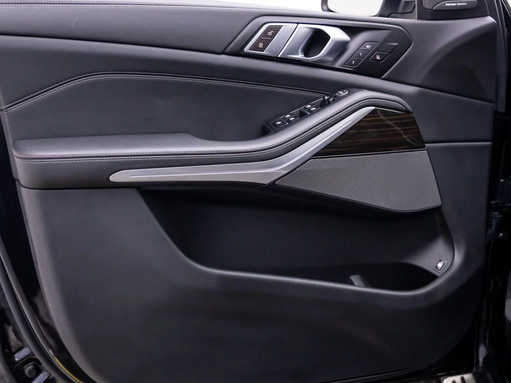 Used 2024 Black BMW xDrive50e image 14