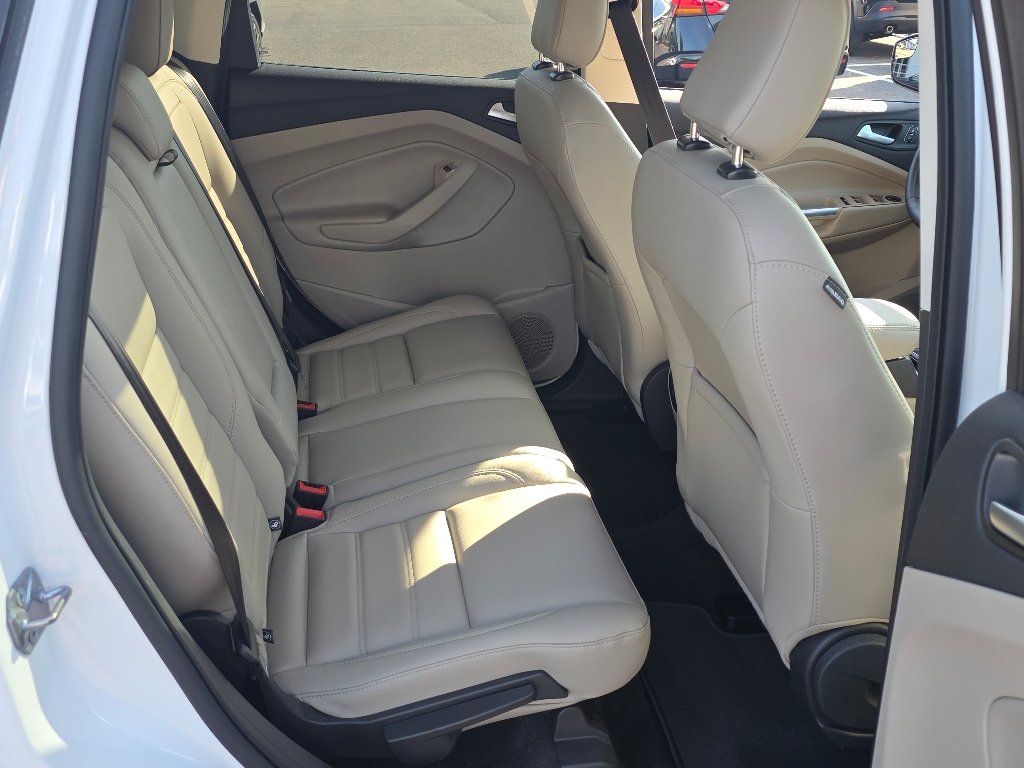 Used 2019 Oxford White Ford SEL image 24