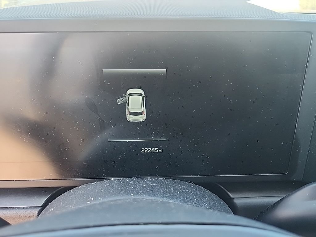 Used 2025 White Kia LX image 21