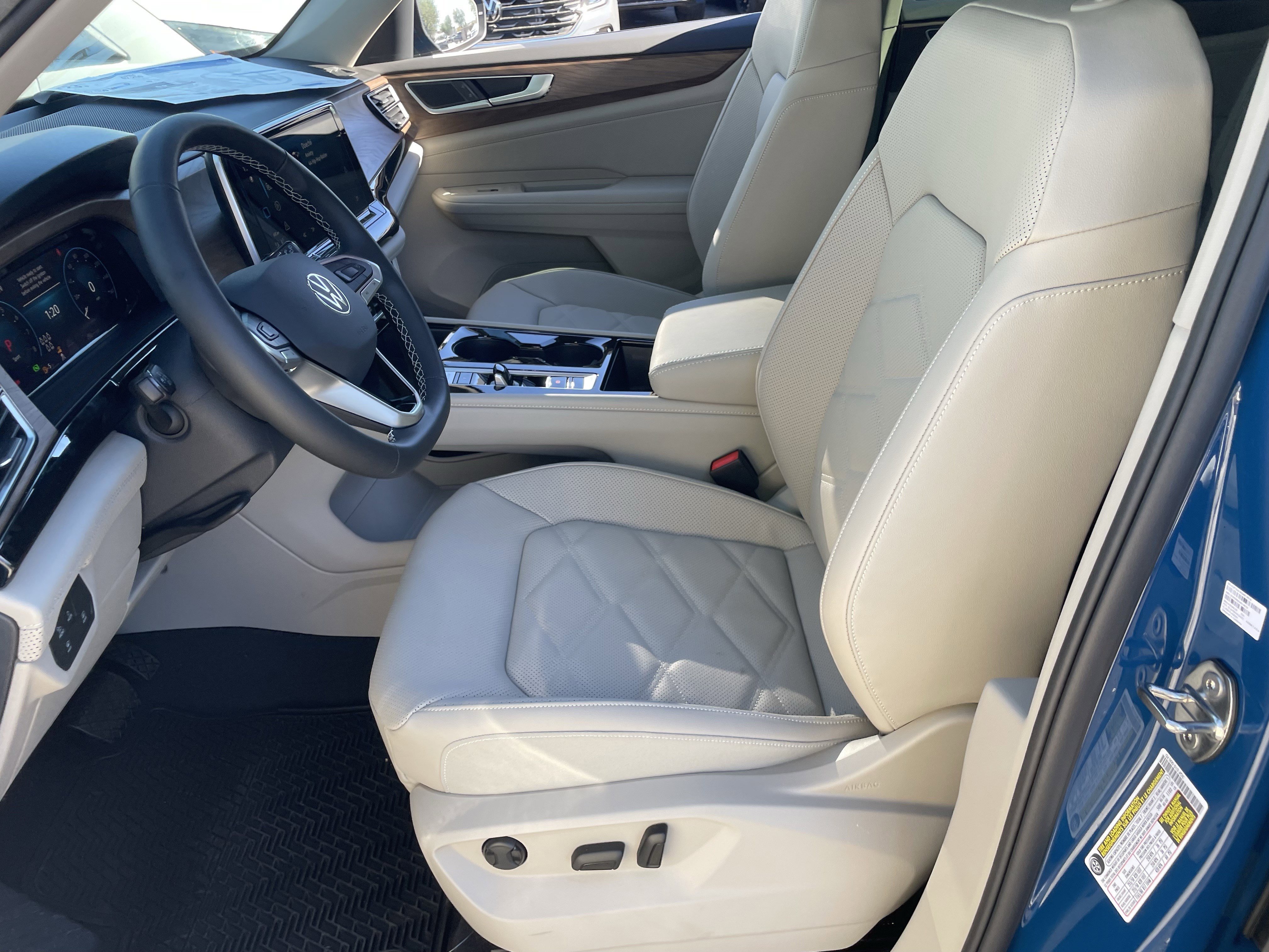 New 2026 Mountain Lake Blue Metallic Volkswagen 2.0T SE w/Technology image 16