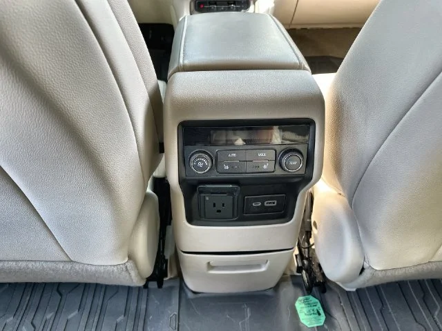 Used 2021 White GMC Denali image 25