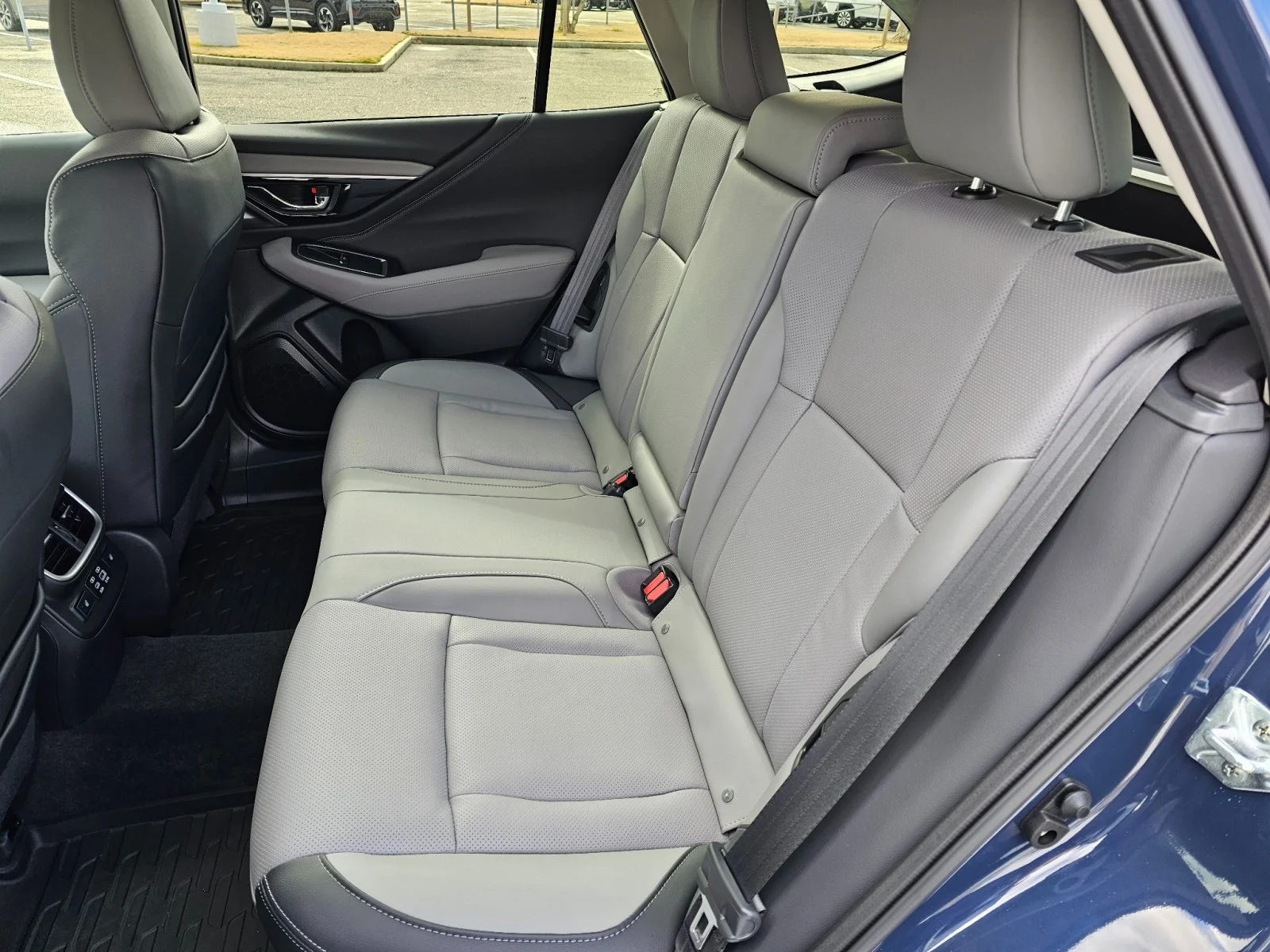 Used 2025 Cosmic Blue Pearl Subaru Limited image 6