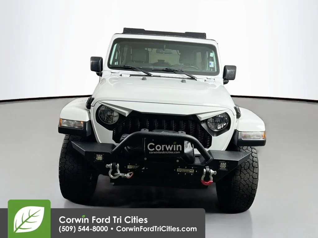 Used 2019 Bright White Clearcoat Jeep Unlimited Sahara image 4