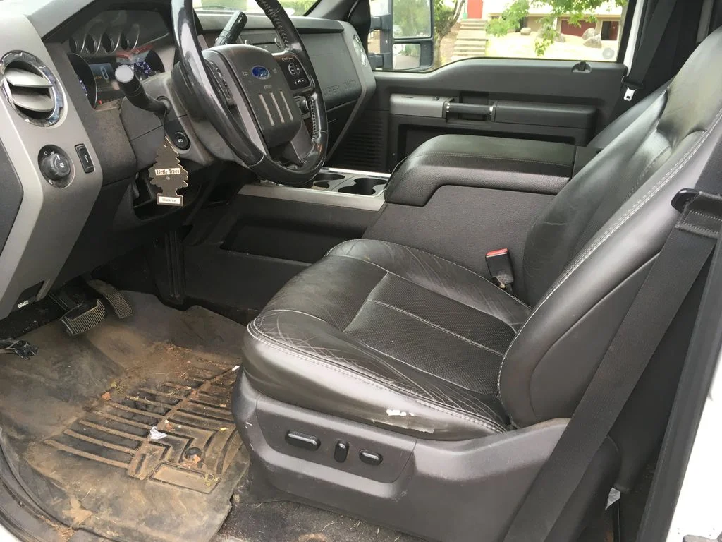 Used 2011 White Ford  image 4