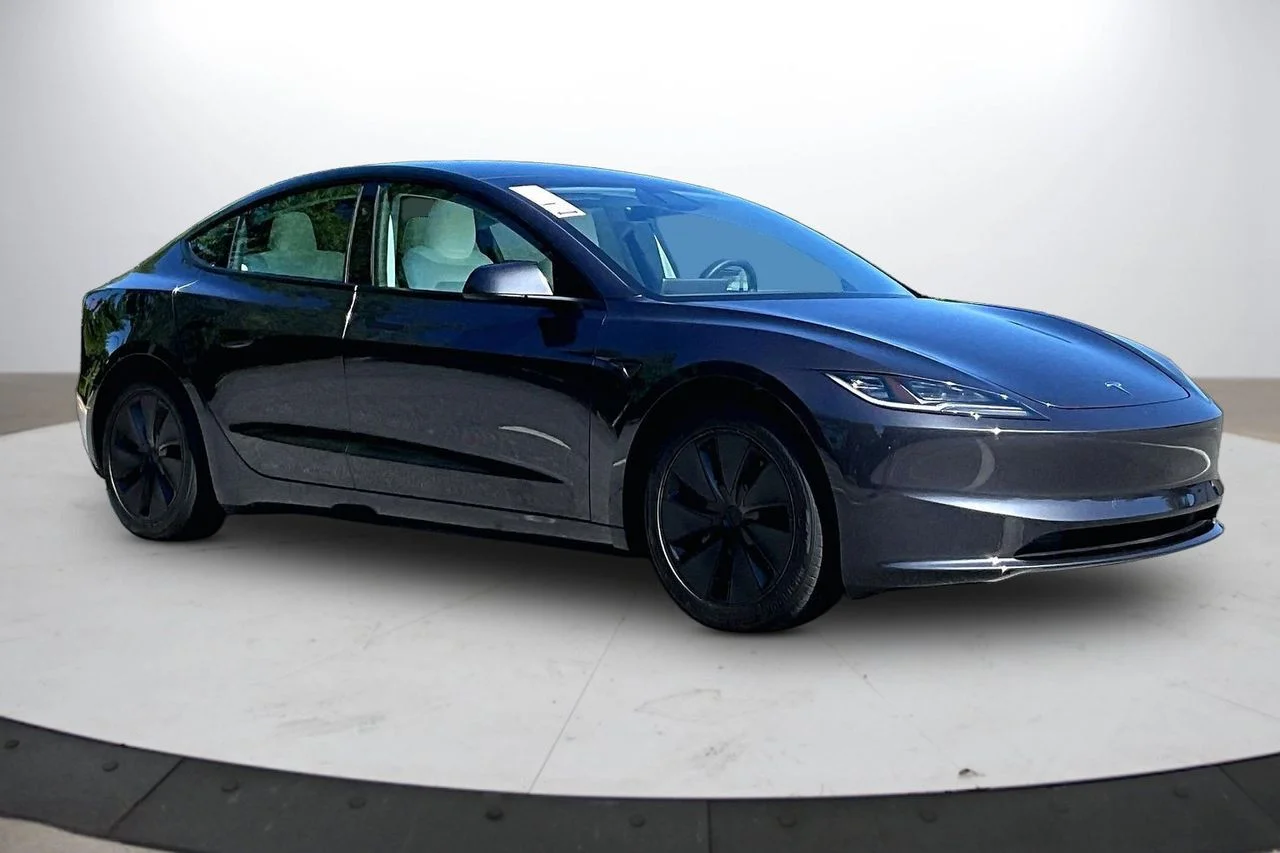 Used 2025  Tesla Long Range image 2