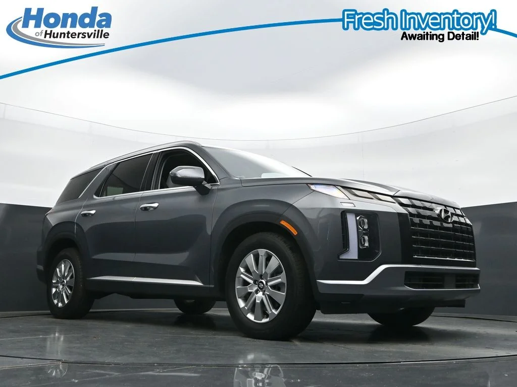Used 2025 Graphite Hyundai SEL image 25