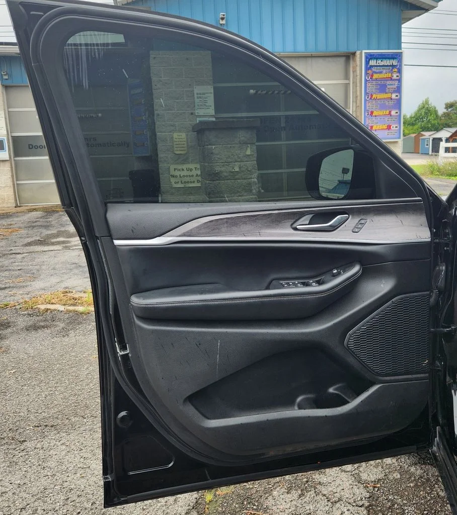 Used 2023 Black Jeep Limited image 41
