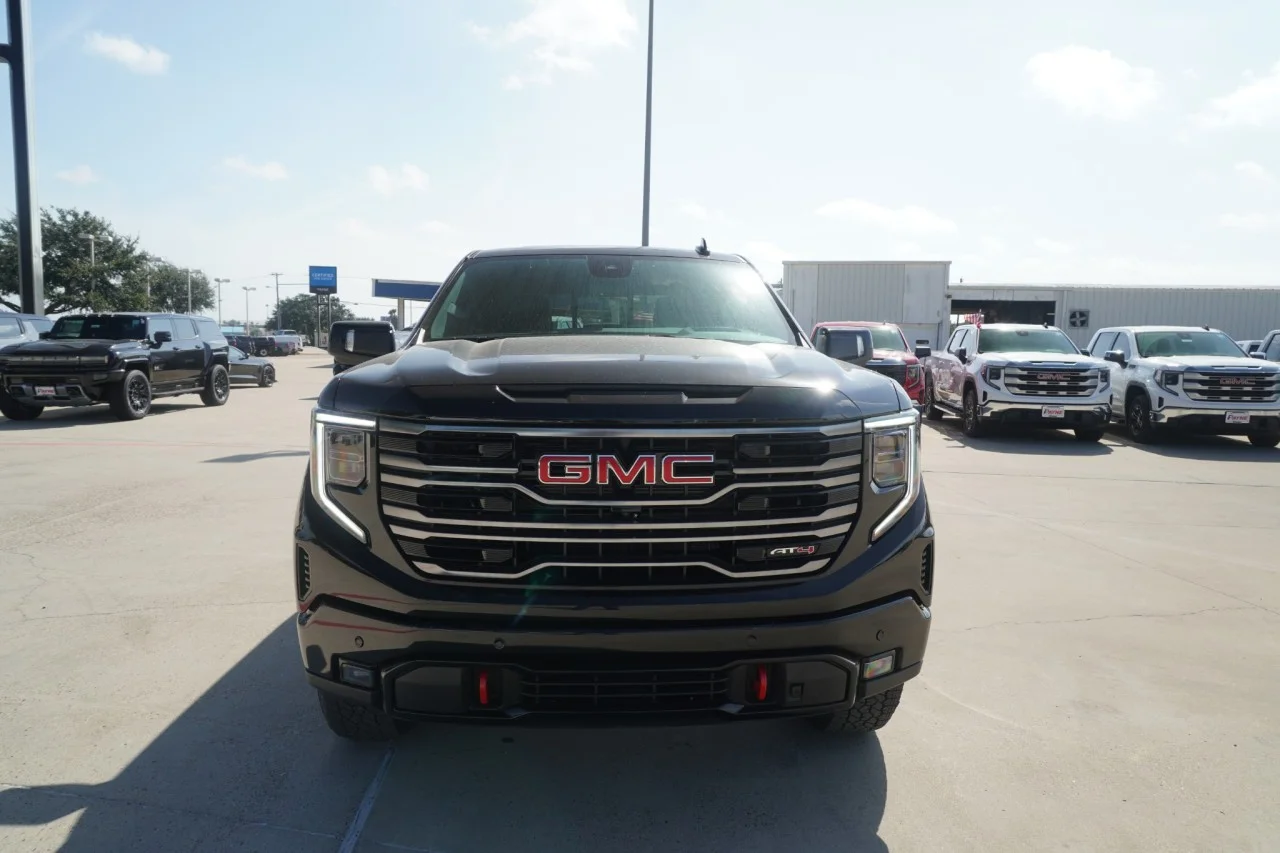 2026 GMC Sierra 1500 AT4 - Photo 2