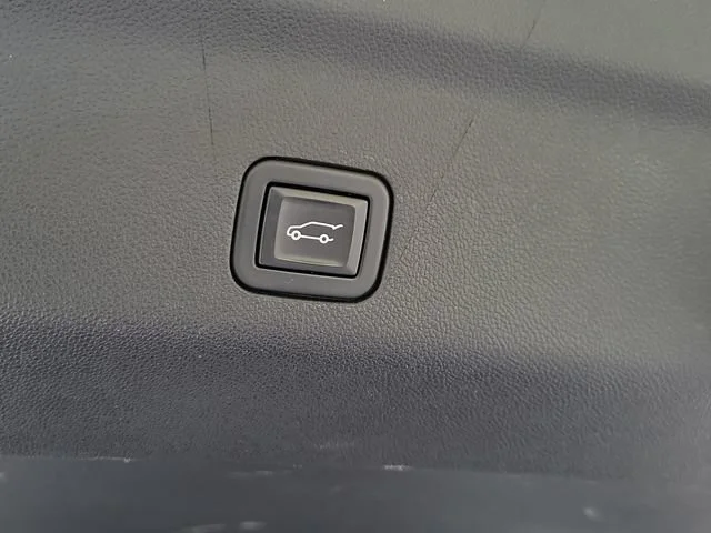 Used 2023 Summit White Chevrolet RST image 29