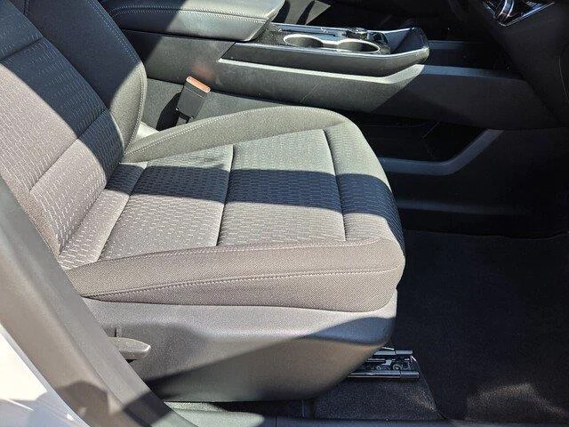 Used 2026 Summit White Chevrolet AWD LT image 32