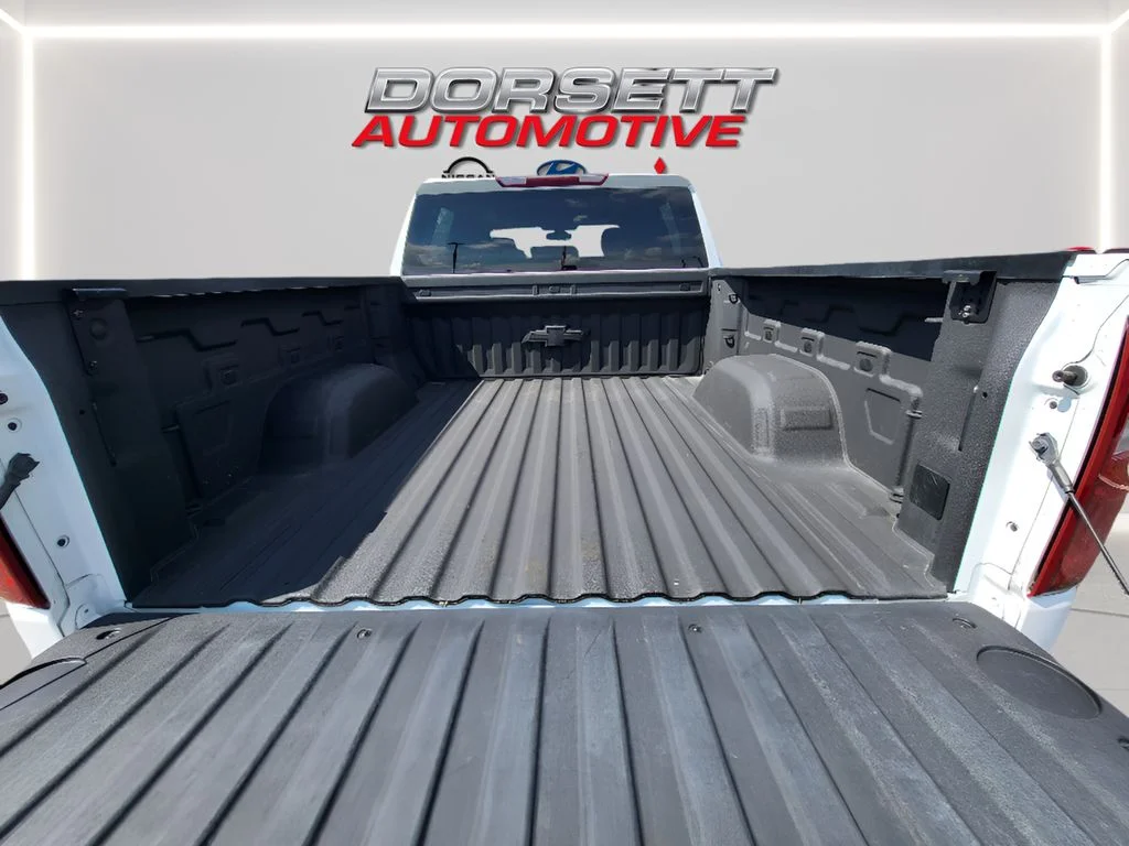 Used 2022 Summit White Chevrolet RST image 24