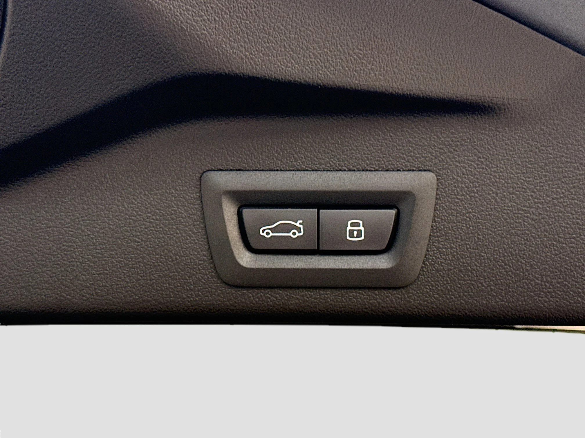 New 2026 Skyscraper Grey Metallic BMW sDrive40i image 13