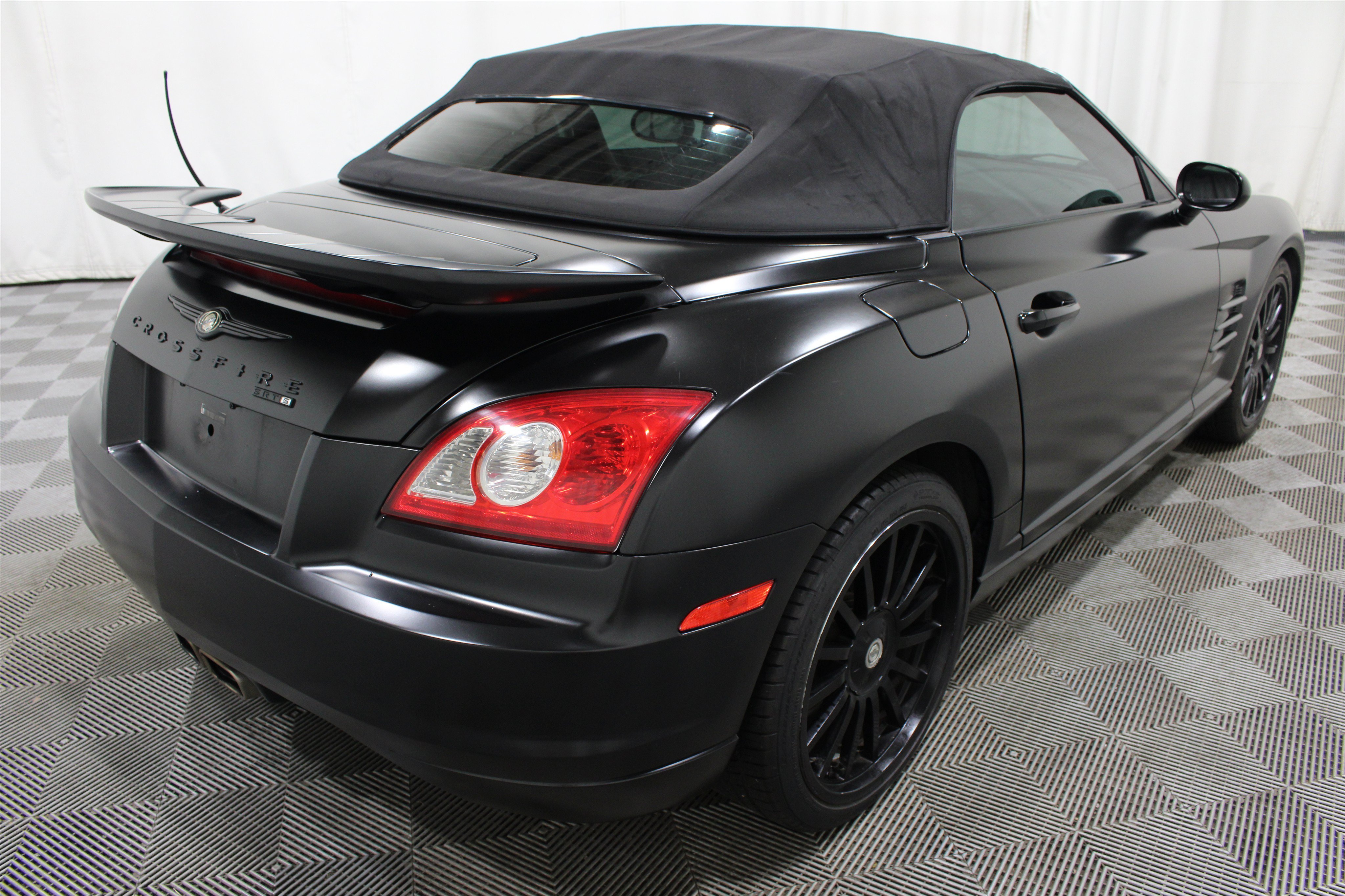 Used 2005 Black Chrysler SRT6 image 21