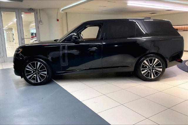 Used 2023 Santorini Black Metallic Land Rover Autobiography image 9