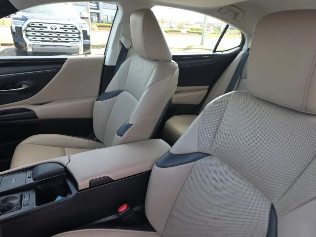 2019 Lexus ES 350 - Photo 10