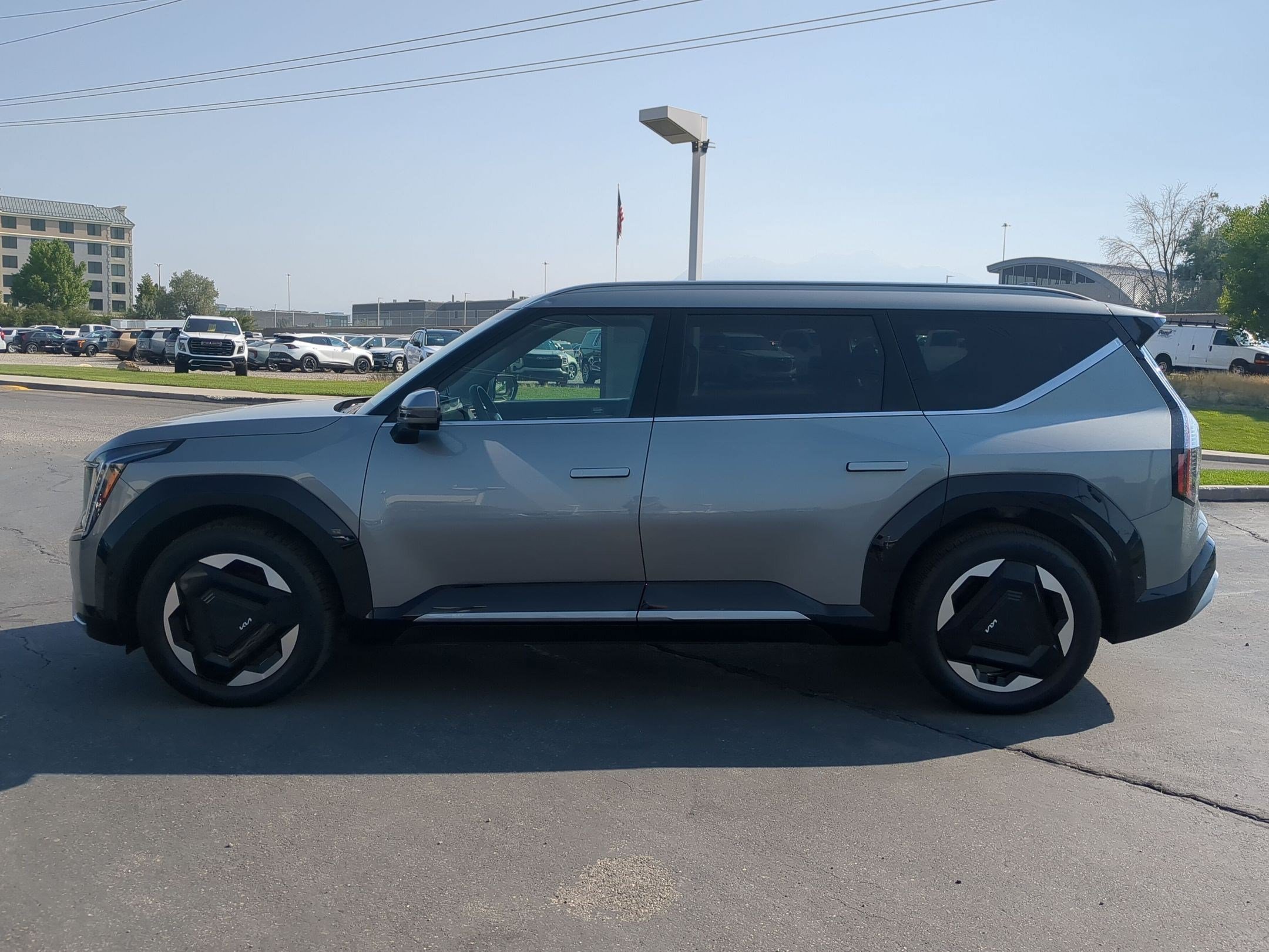 Used 2024 Kia EV9 Land with VIN KNDADFS55R6038595 for sale in South Jordan, UT