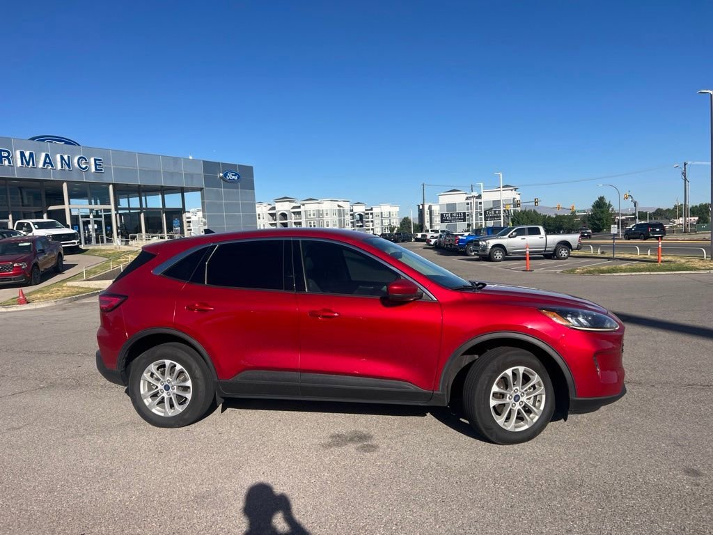 Used 2020 Red Metallic Ford SE image 4