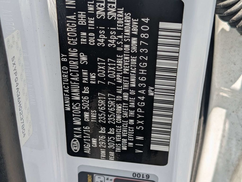 Used 2017 White Kia LX image 20