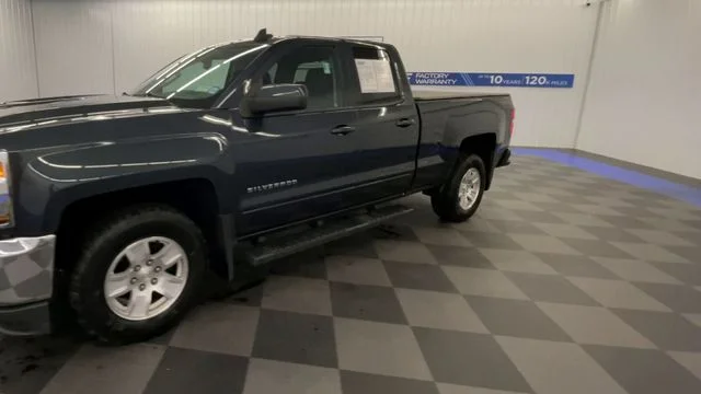 Used 2019 Graphite Metallic Chevrolet LT image 4