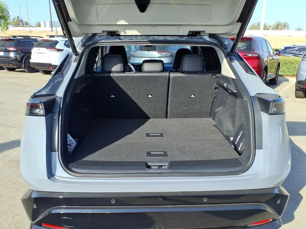Used 2024 Gray Nissan EVOLVE+ image 5