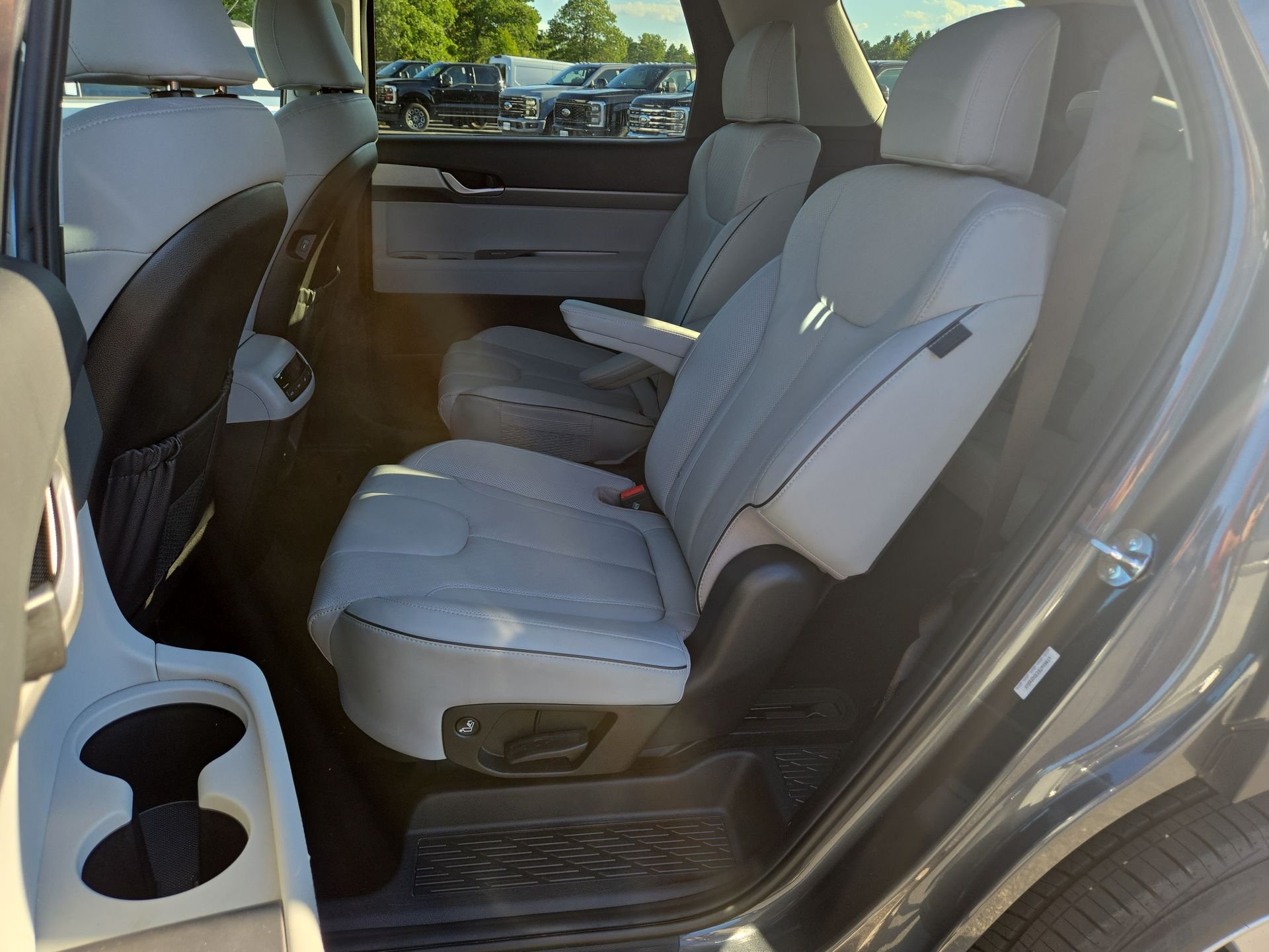 Used 2025 Gray Hyundai SEL image 4