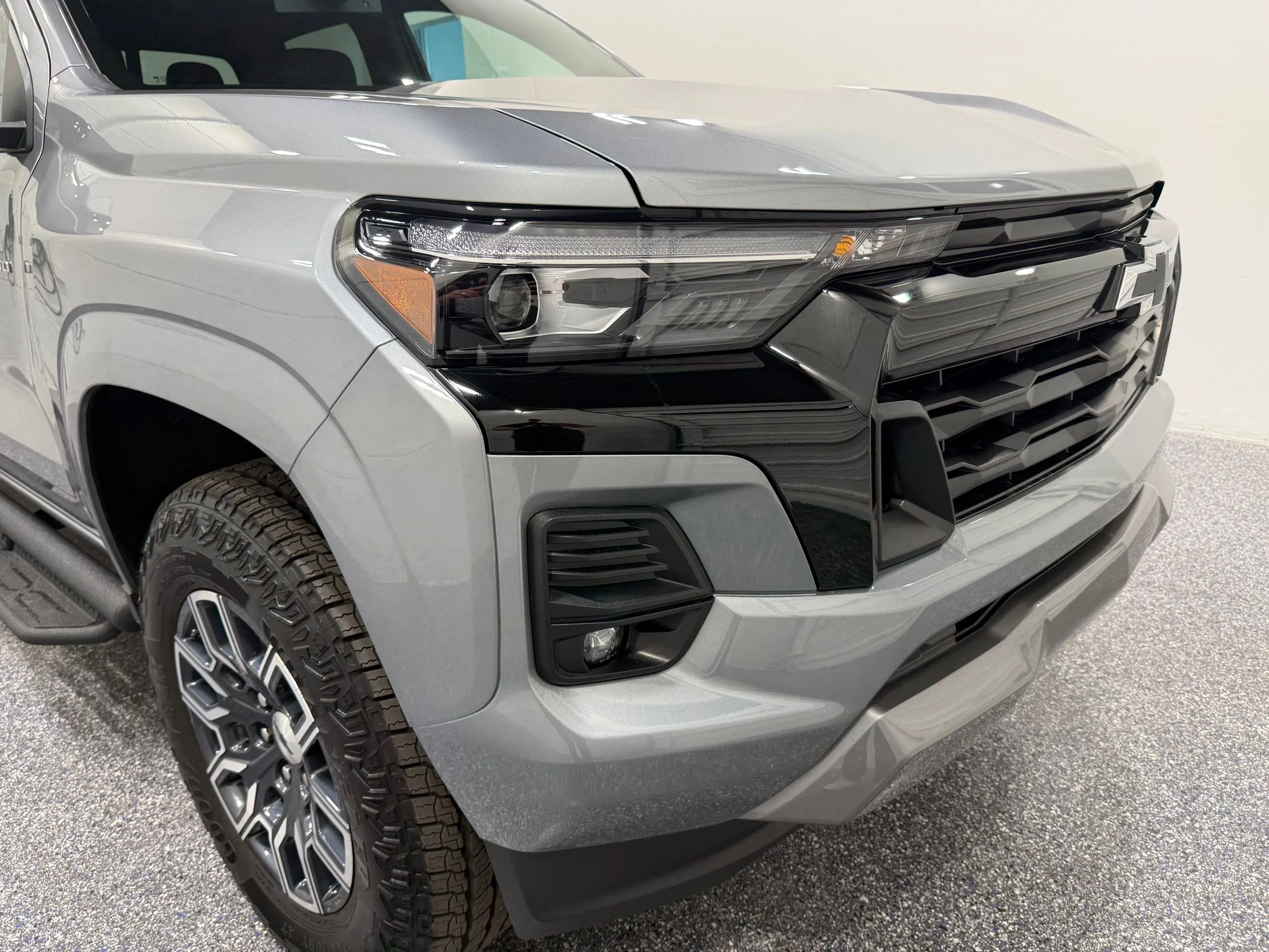 Used 2026 Gray Chevrolet Z71 image 19