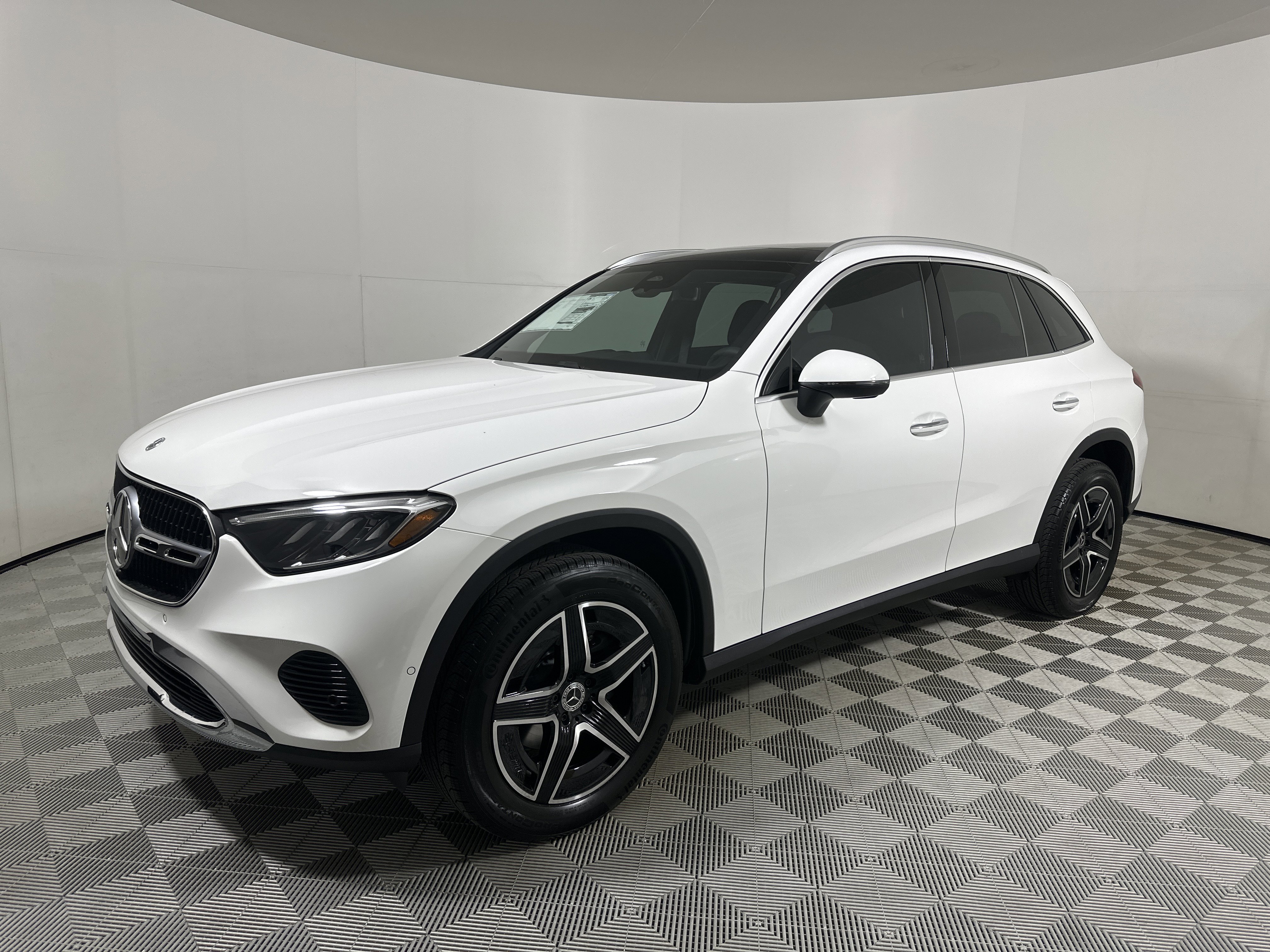 Certified Used 2026 POLAR WHITE Mercedes-Benz GLC 300 image 3