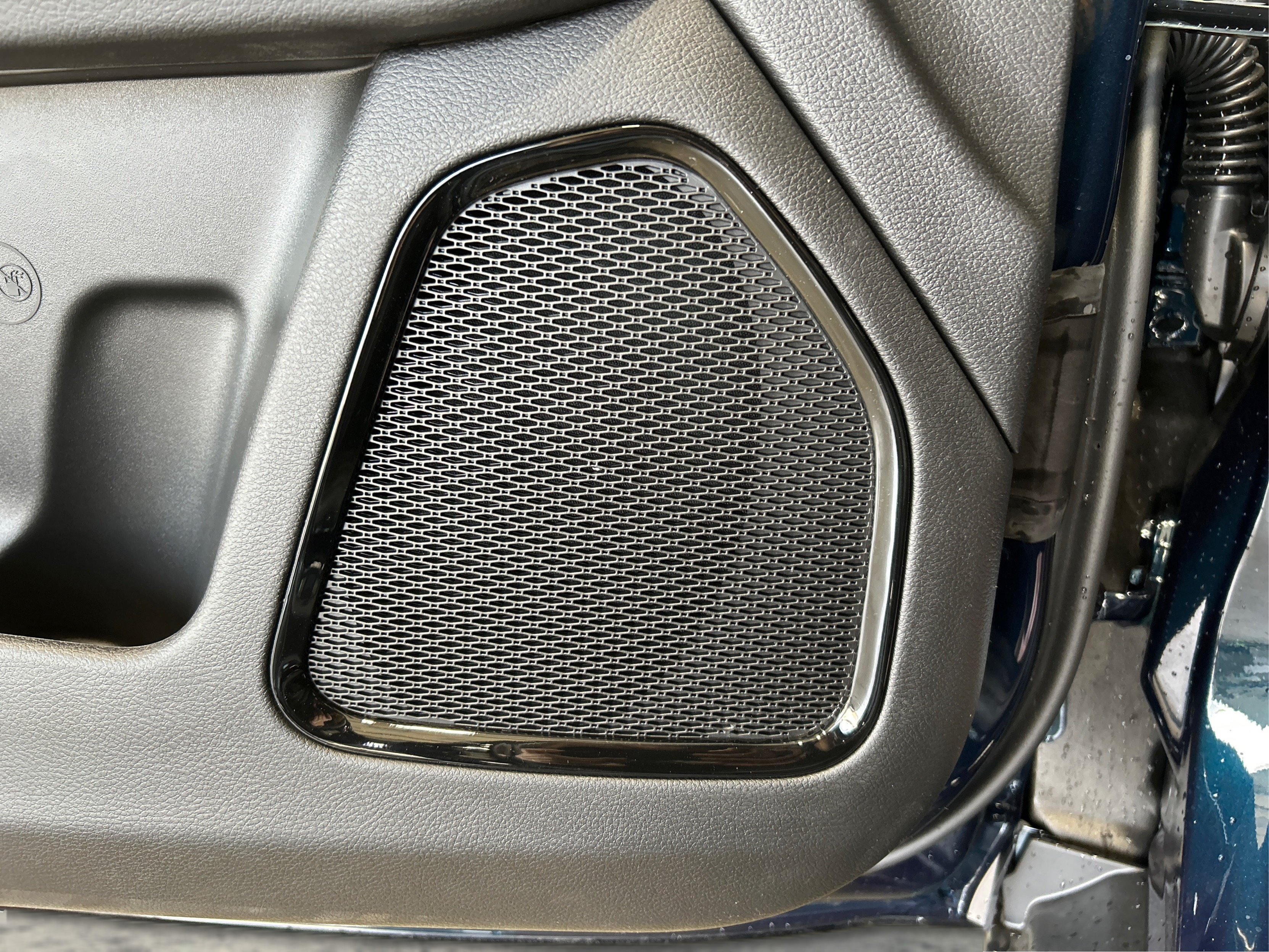 New 2026 Fathom Blue Pearl Coat Jeep Latitude image 29