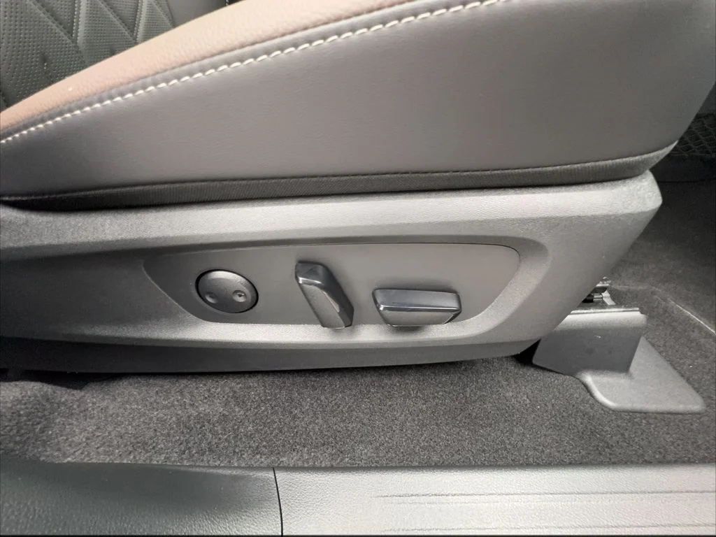 Used 2026 Gray Nissan Platinum image 35