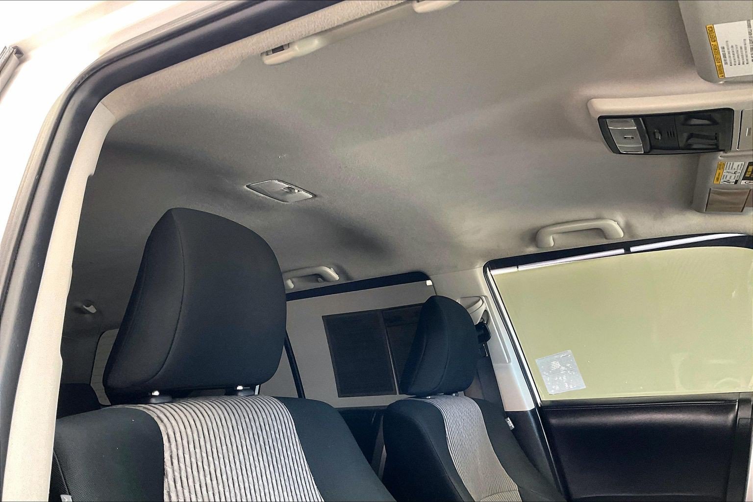 Used 2018 Super White Toyota SR5 image 25