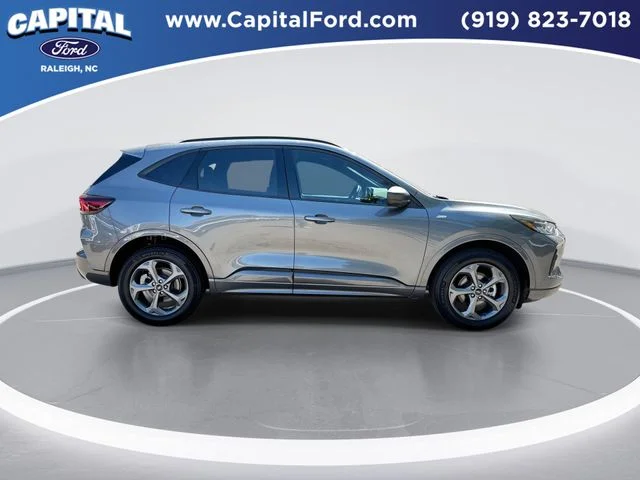 Used 2024 Gray Ford ST-Line image 9