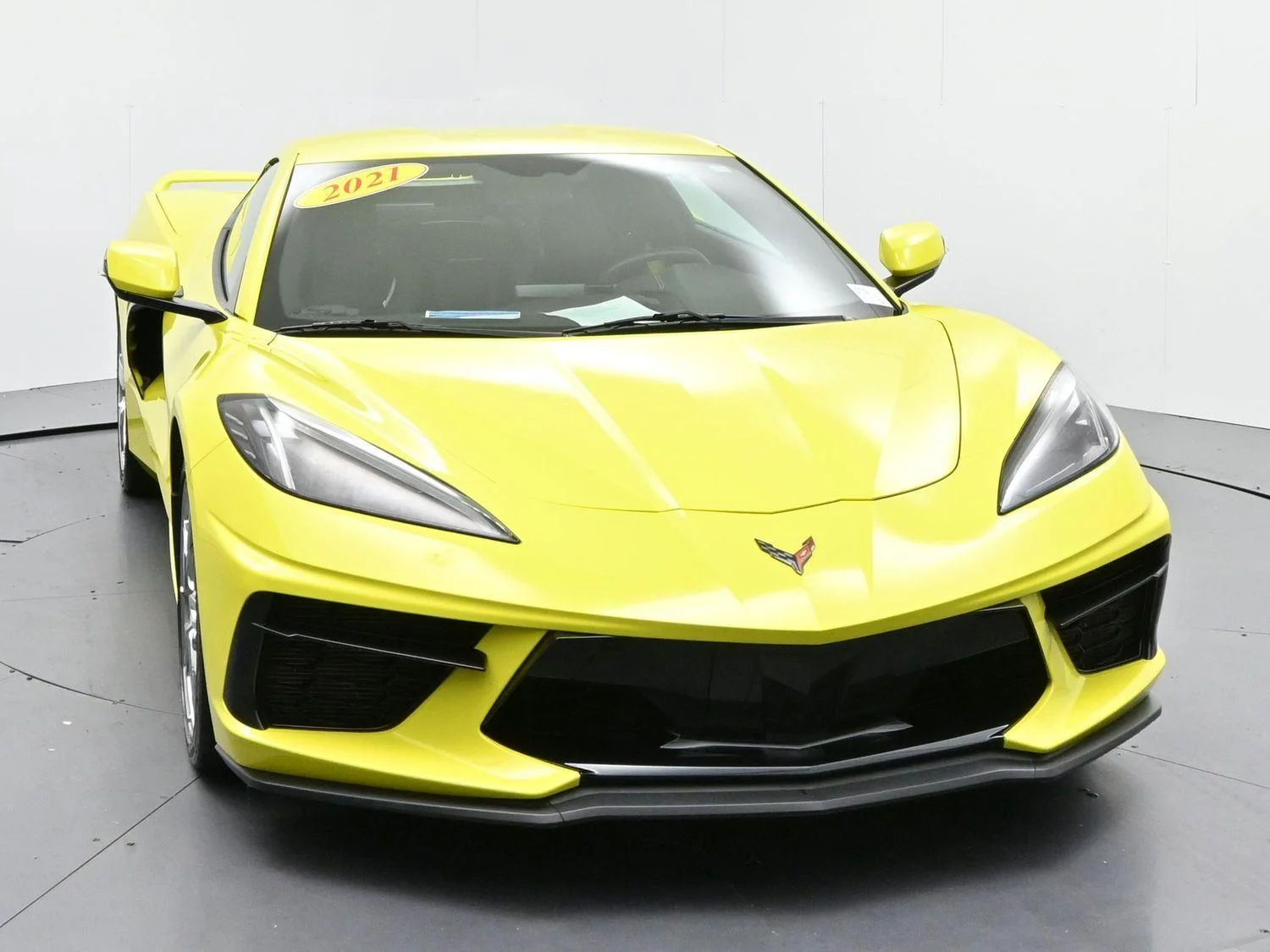 Used 2021 ACCELERATE YELLOW METALLIC Chevrolet 1LT image 2
