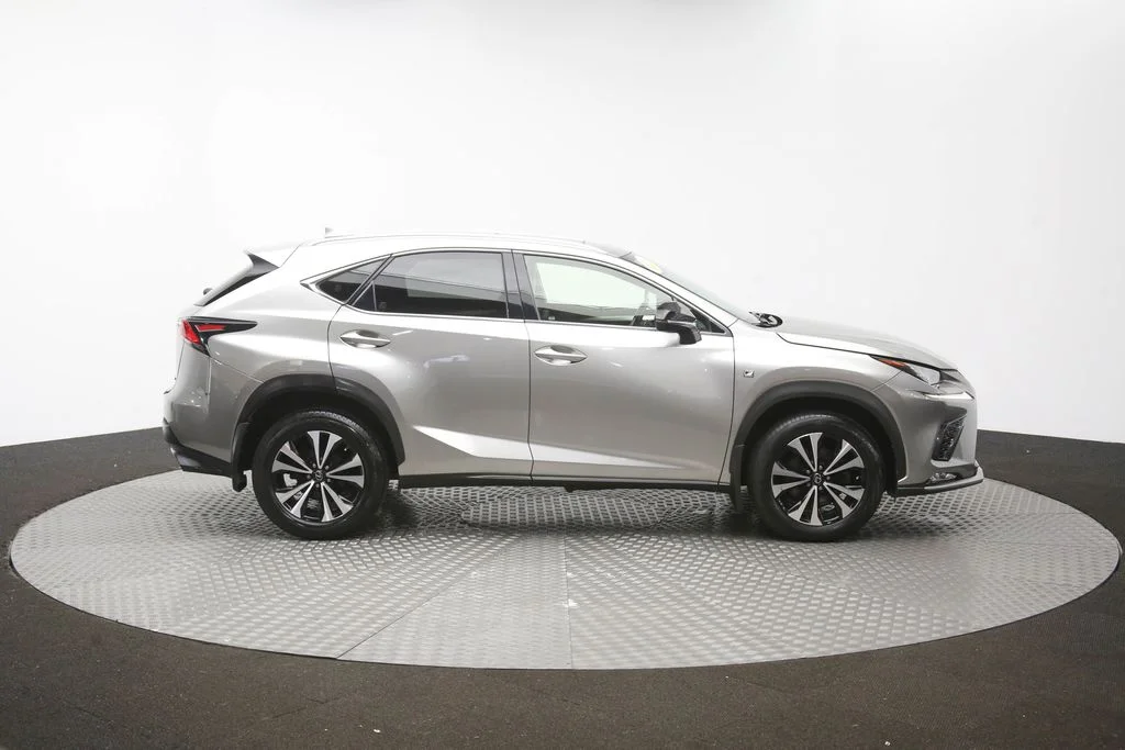 Used 2018  Lexus  image 41