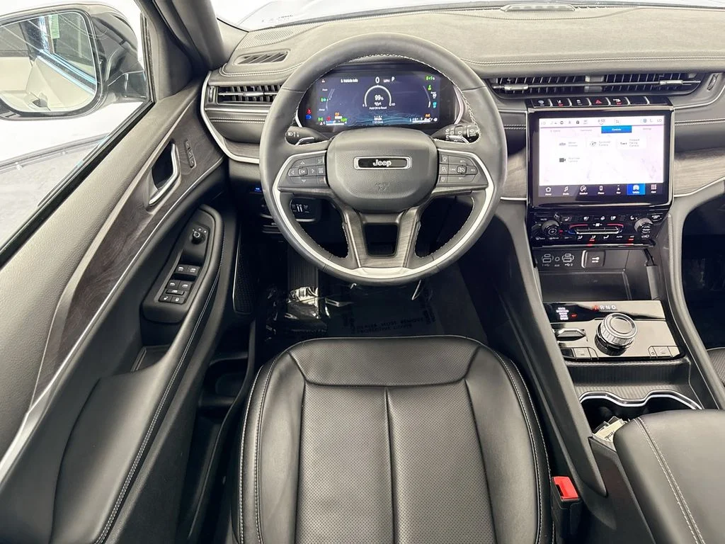 Used 2024 Silver Jeep 4xe image 23