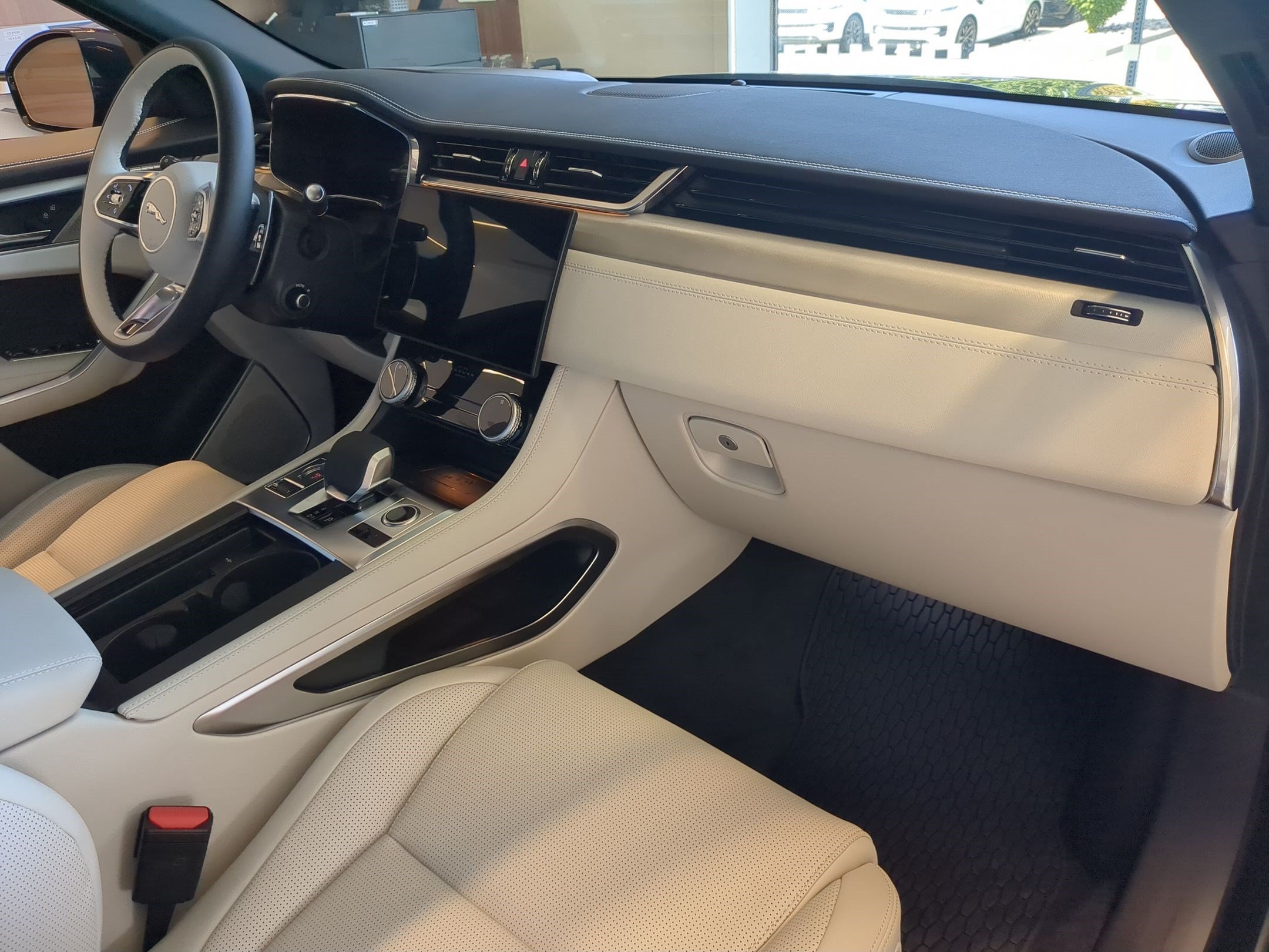 2026 Jaguar F-Pace R-Dynamic S - Photo 31