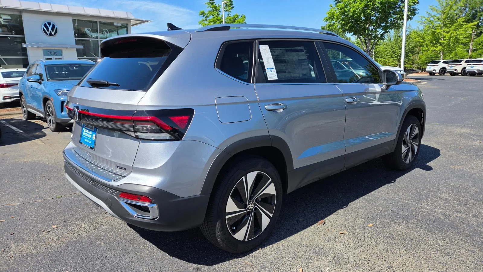 2025 Volkswagen Taos SE - Photo 6