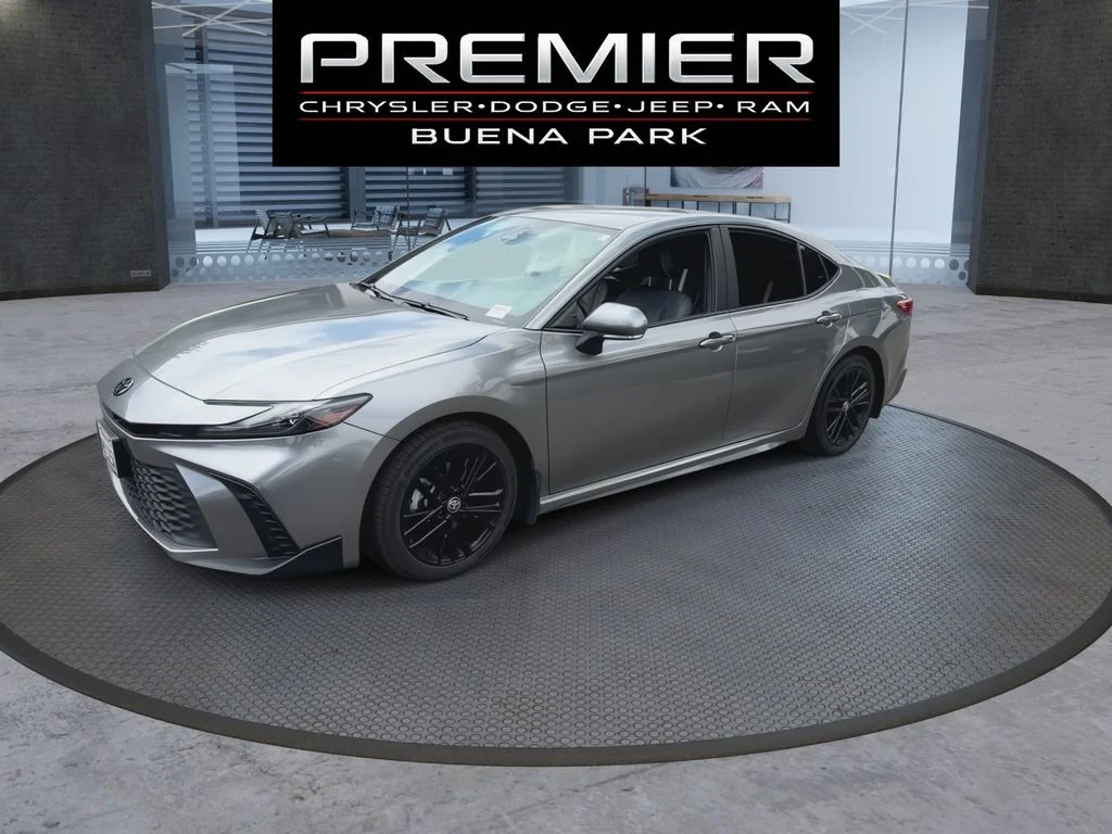 Used 2025  Toyota SE image 4